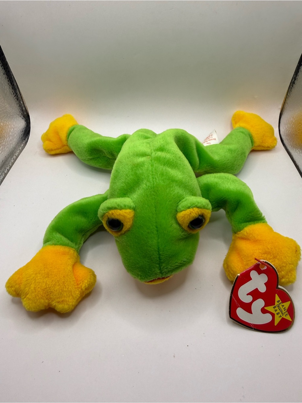 Ty Beanie Babies Frog Smoochy October 1, 1997 Green NWT Clean